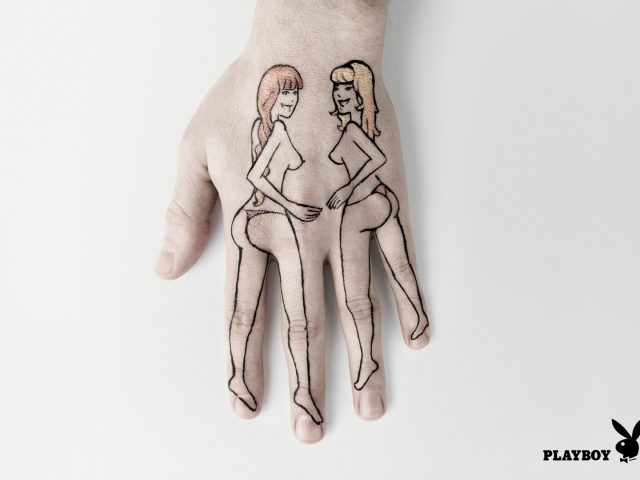 Рука с изображением девушек (Playboy)