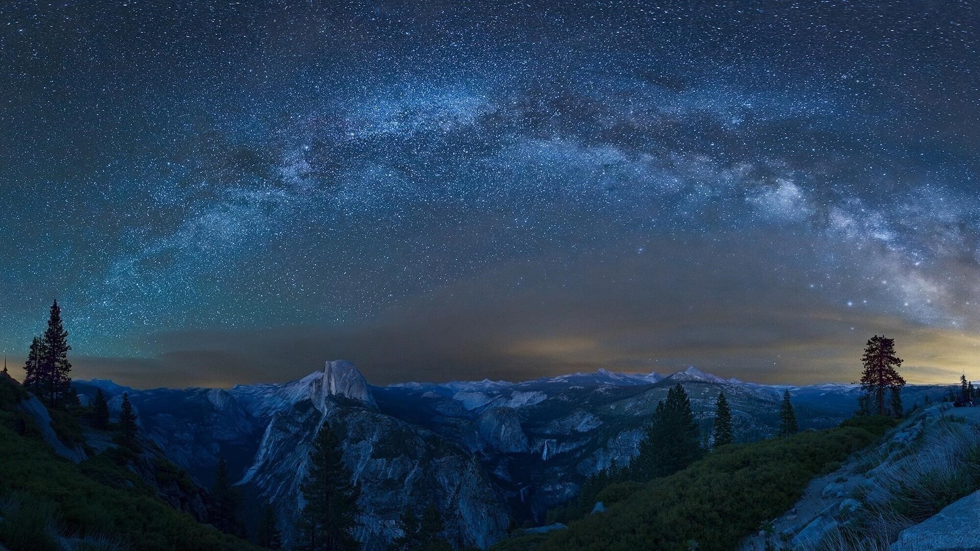 Йосемитский национальный парк Калифорния Млечный Путь гора звездное небо природа обои скачать