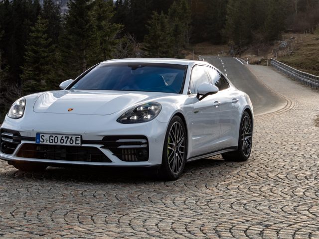 Porsche panamera turbo s e-hybrid 2021 автомобили