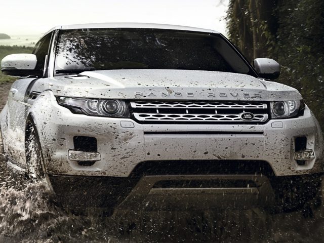 Белый Range Rover sport