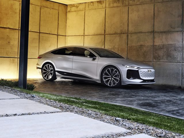 Audi a6 e tron concept 2021 2 автомобиля