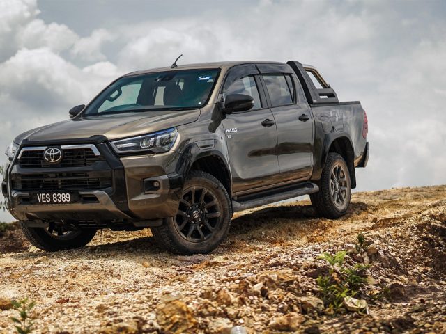 Toyota hilux rogue double cab 2020 автомобили