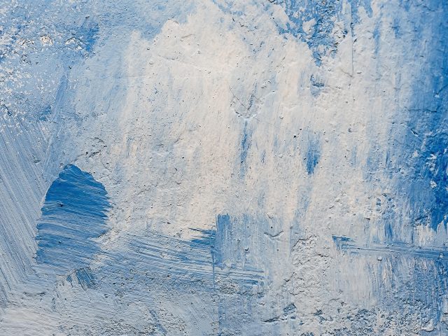 Синяя и белая краска текстура абстракция