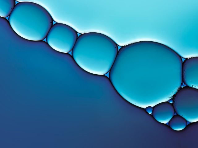 Синие жидкокристаллические пузырьки