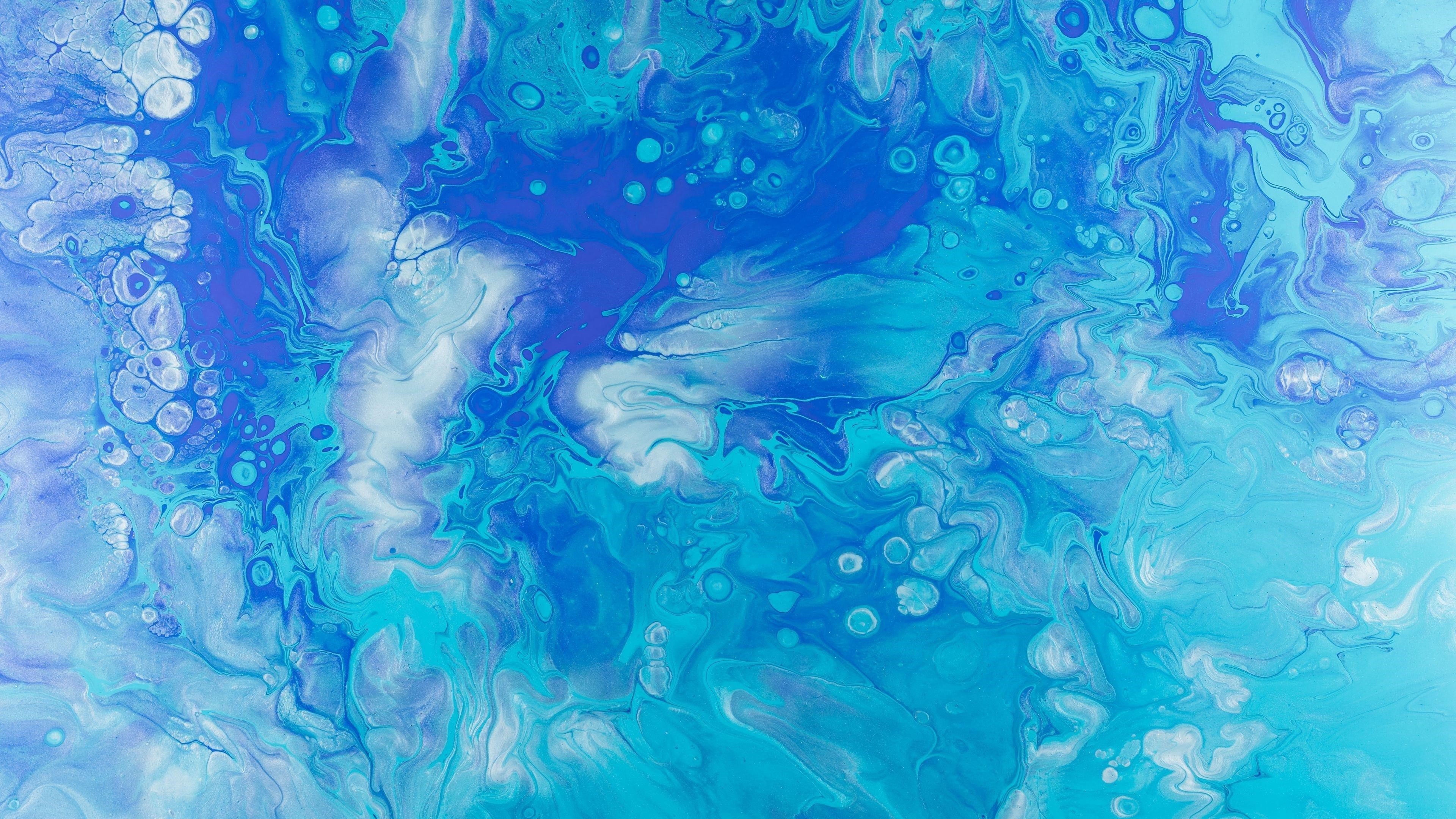 Сине белая краска жидкая флюидная художественная абстракция обои скачать