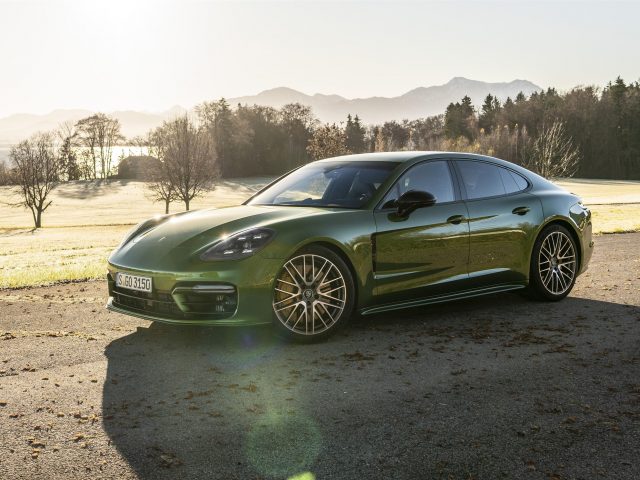 Porsche panamera 4s 2021 3 автомобиля