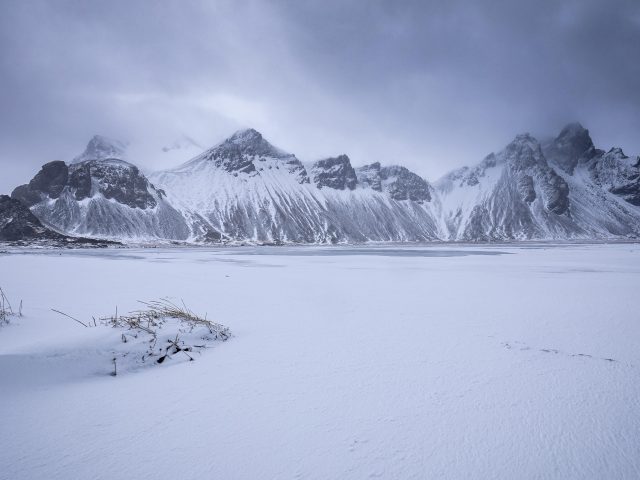 Горный снег