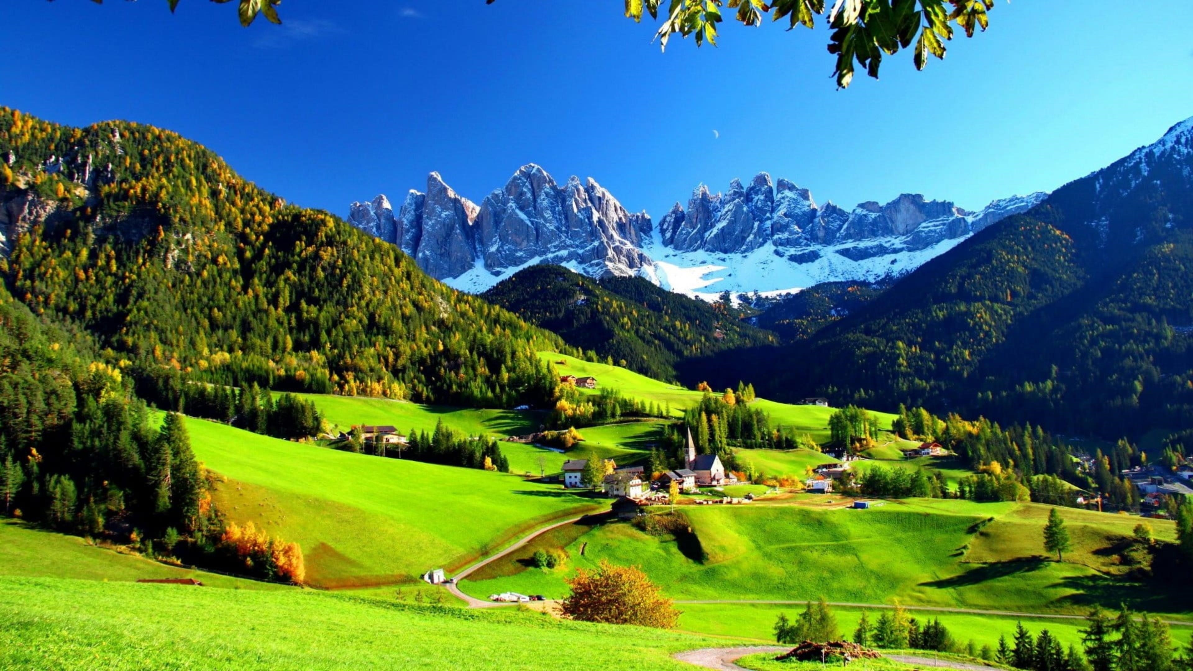 Фото. Долина Фунес Италия. Доломитовые горы, Италия, Val di Funes. Валь ди Фунес Италия. Южный Тироль Италия.