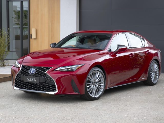 Lexus is 300h luxury 2021 cars