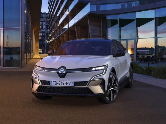 Автомобили renault megane e tech electric 2021 года выпуска
