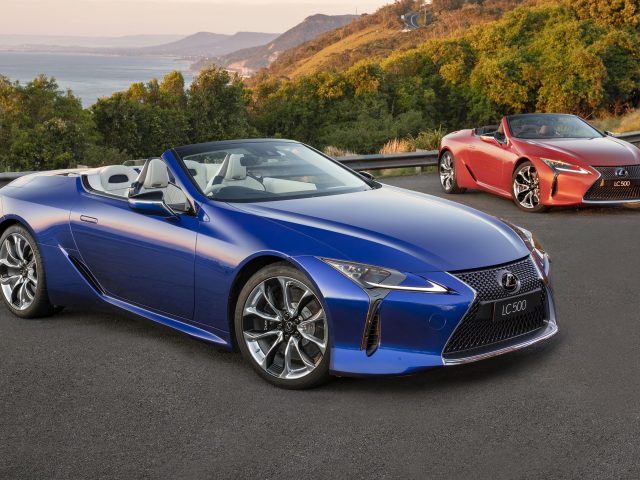 Синий красный lexus lc 500 кабриолет 2020 автомобили