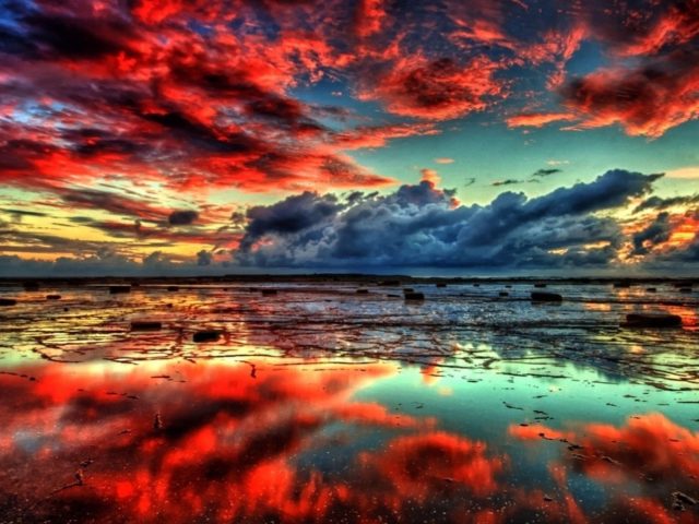 Красочное отражение облаков