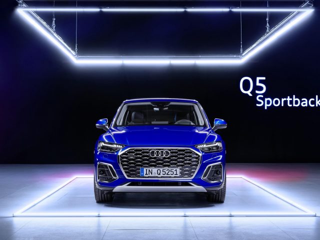 Audi blue q5 sportback 45 tfsi quattro s line 2020 2 автомобиля