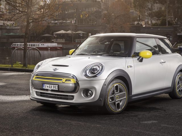 Автомобили mini cooper se 2021