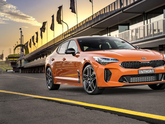 Автомобили kia stinger gt 2021