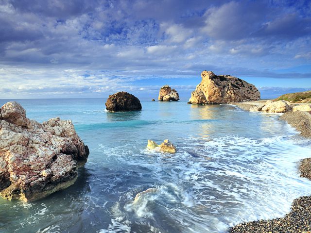 Кипр берегу моря рок.