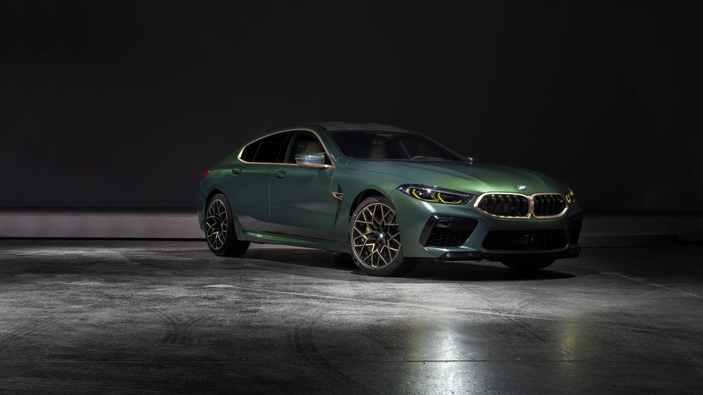 Bmw m8 обои на айфон