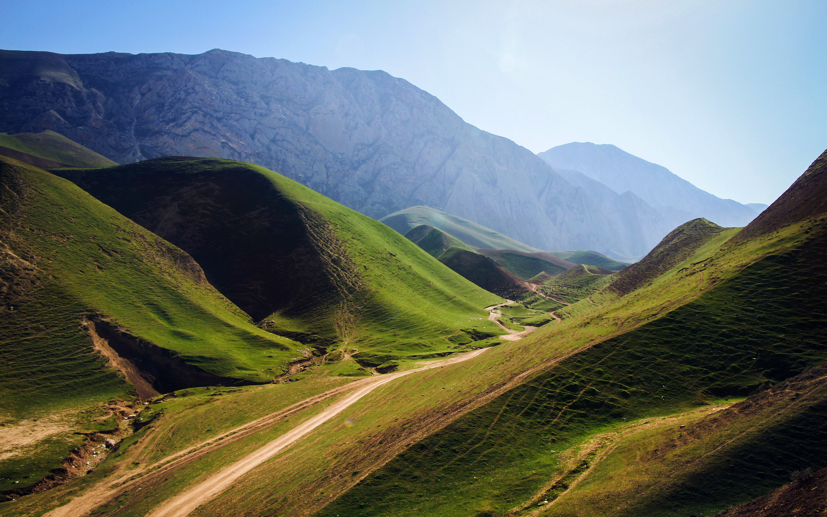 Зеленые горы Афганистана. обои скачать
