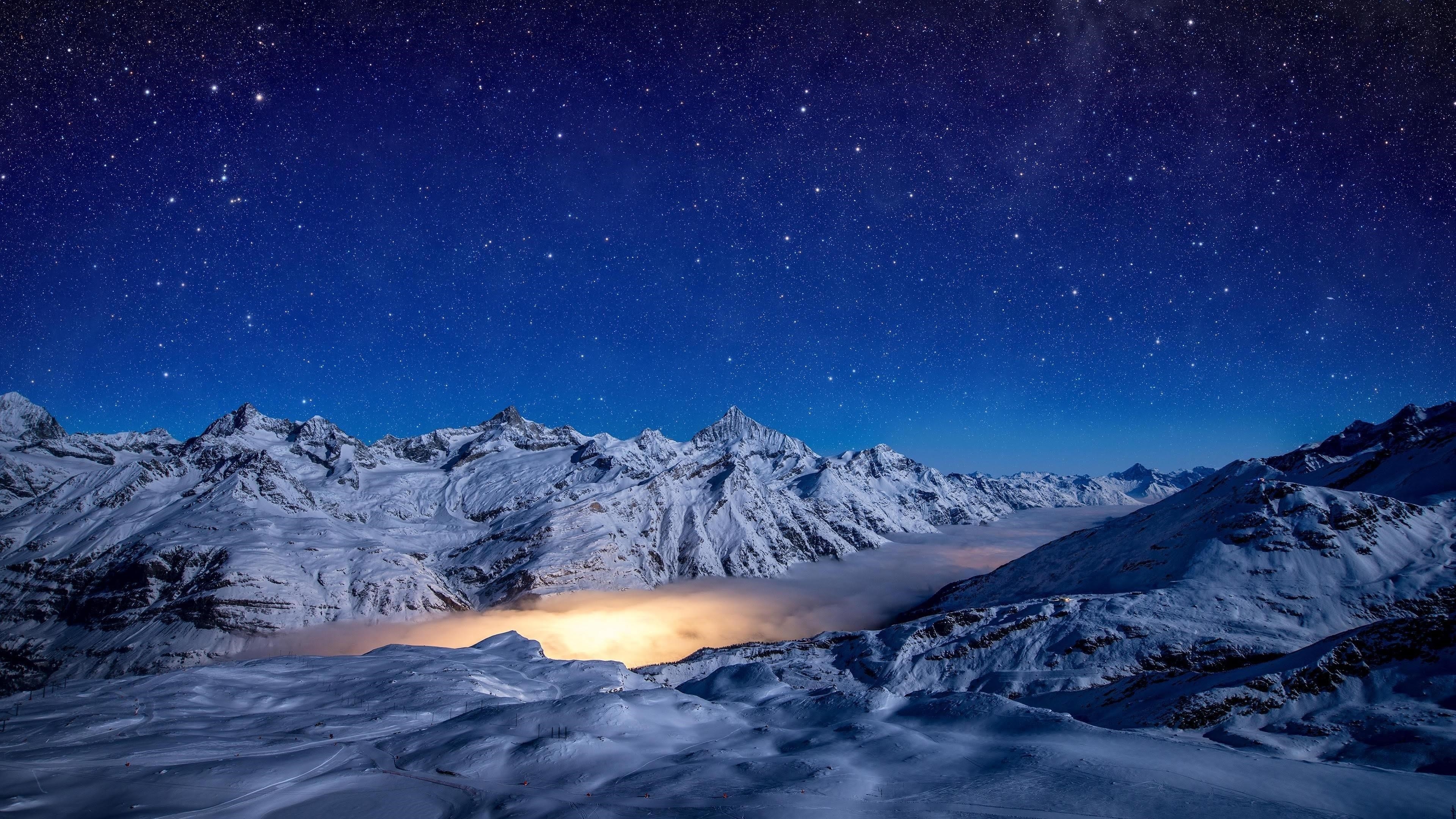 Звездная ночь заснеженные горы природа обои скачать