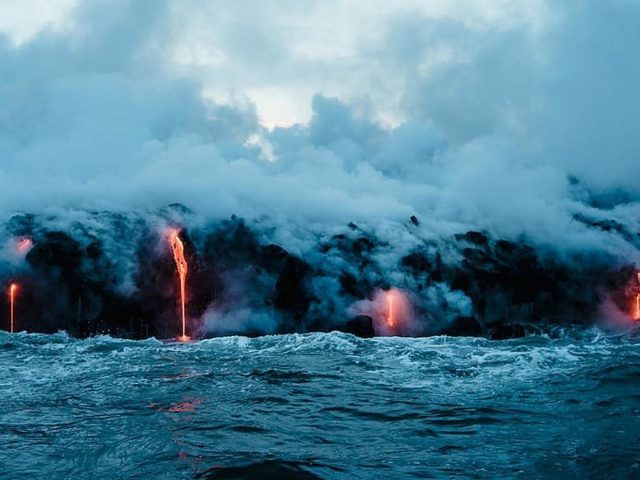 Вулкан лава пар дым природа